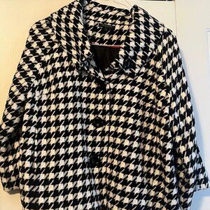 Black and white jacket size Petite XL by Cynthia. In perfect condition.